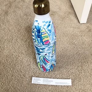 NWOT Lilly pulitzer Swell bottle.